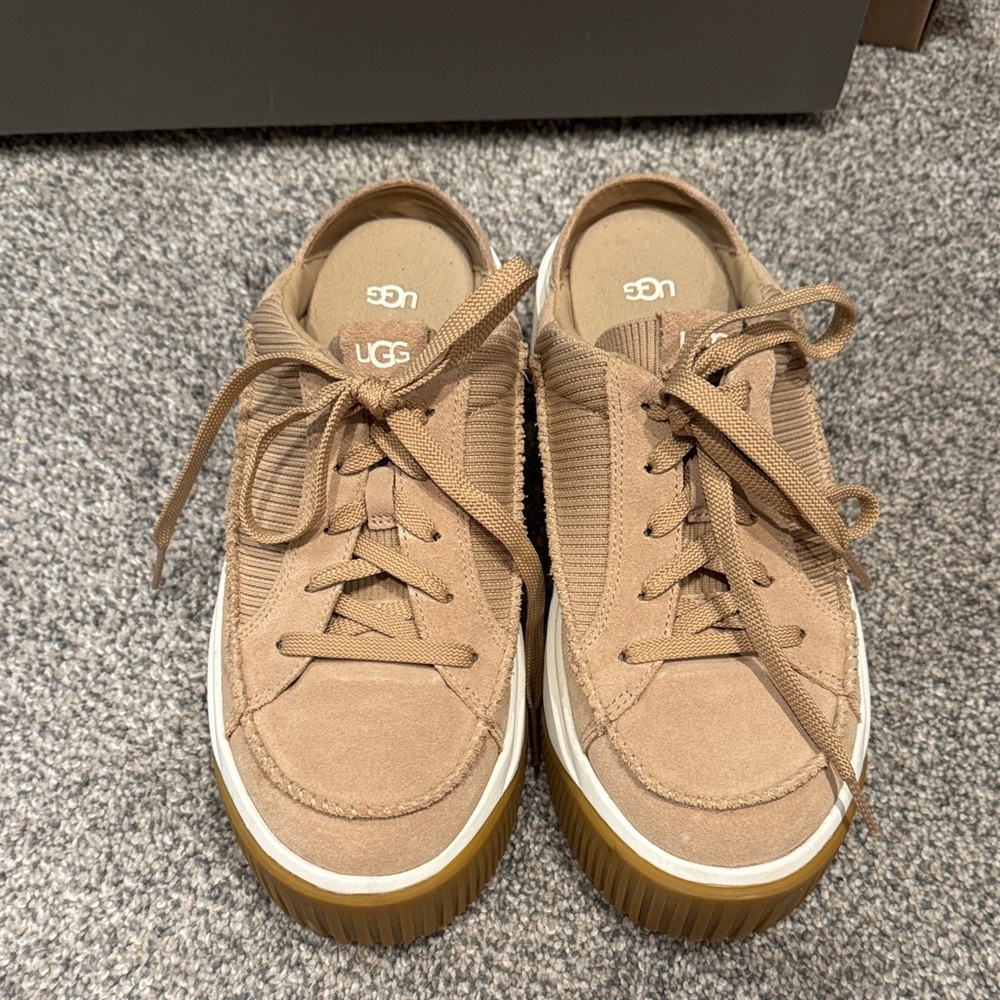 Ugg ez-duzzit mules- sand 8.5W